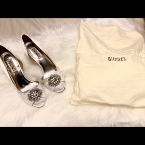 Badgley Mischka Peep Toe Pumps Sz 8